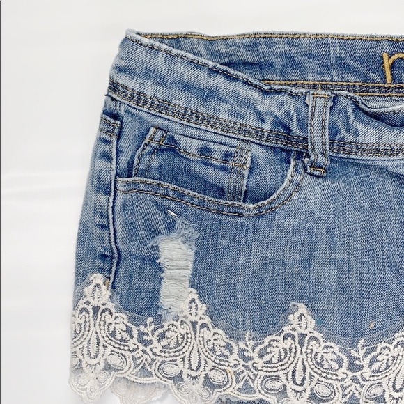 Rue21 Cutoff Shorts w/Lace Size 7/8 - Picture 2 of 7